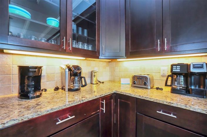 Image No.10-5 Bed Property for sale