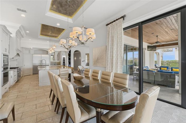 Image No.15-8 Bed Property for sale