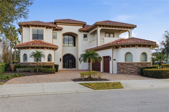 Image No.2-8 Bed Property for sale