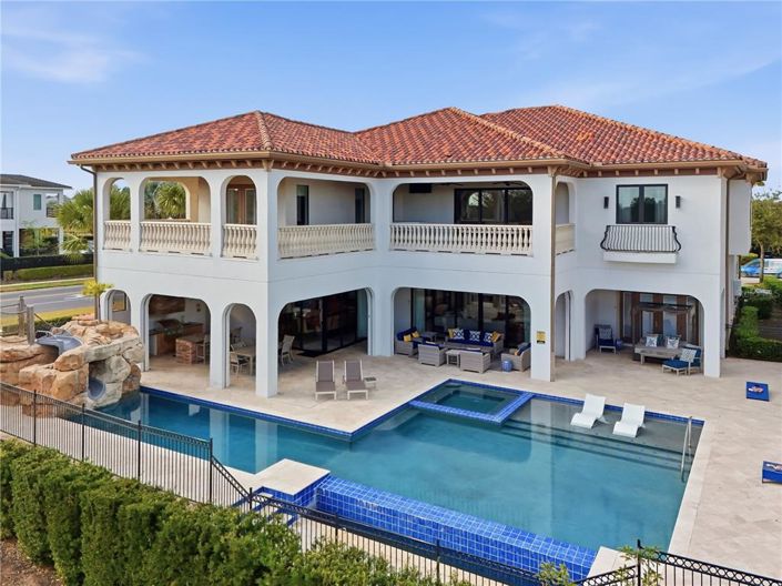 Image No.33-8 Bed Property for sale