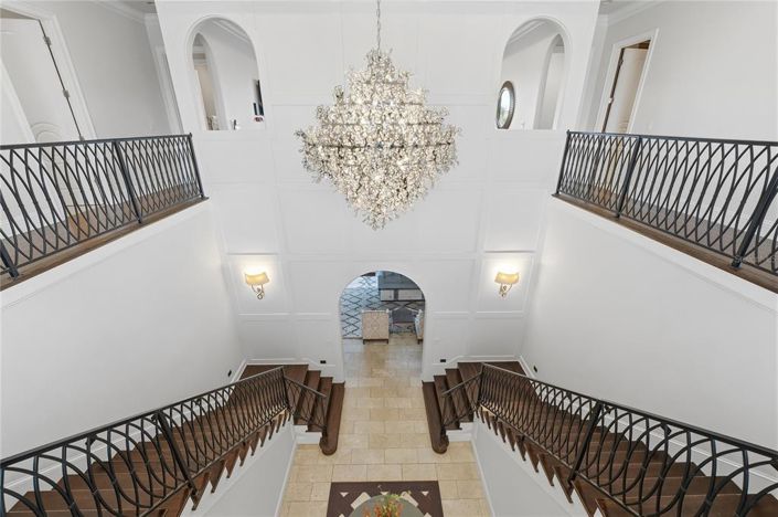 Image No.34-8 Bed Property for sale