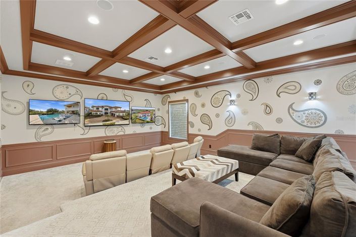 Image No.36-8 Bed Property for sale