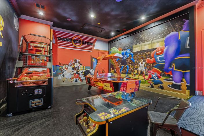 Image No.44-8 Bed Property for sale