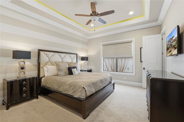 Image No.57-8 Bed Property for sale