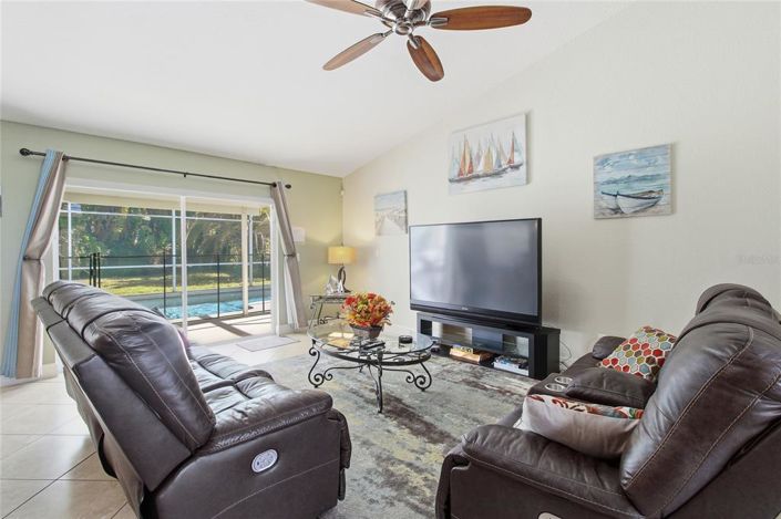 Image No.7-5 Bed Property for sale