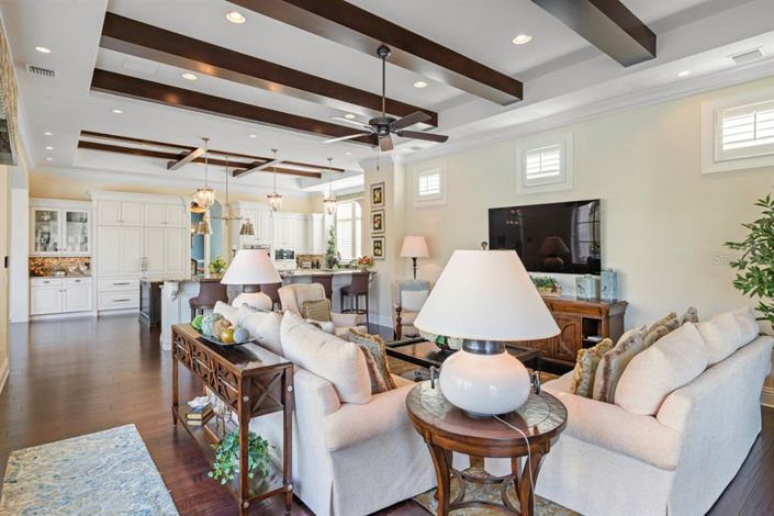 Image No.32-10 Bed Property for sale