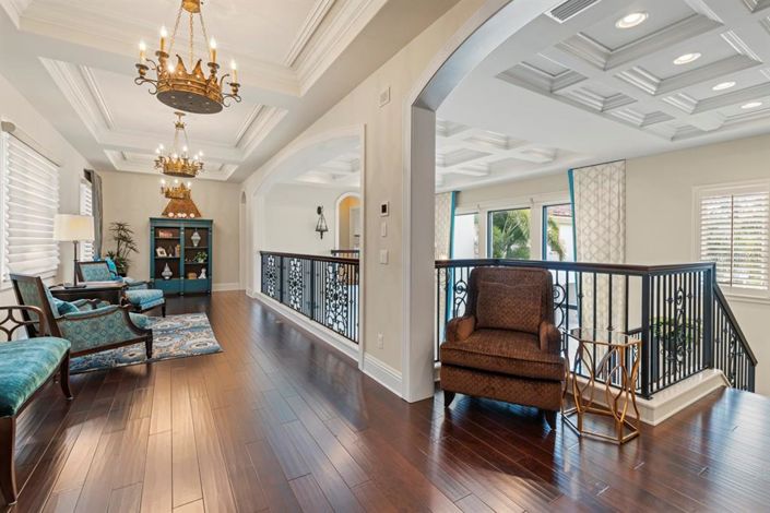 Image No.38-10 Bed Property for sale