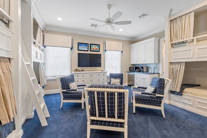 Image No.48-10 Bed Property for sale