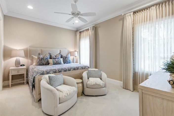 Image No.50-10 Bed Property for sale