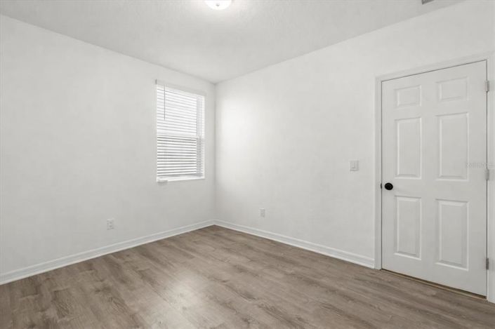 Image No.12-4 Bed Property for sale