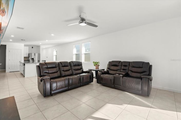 Image No.6-4 Bed Property for sale