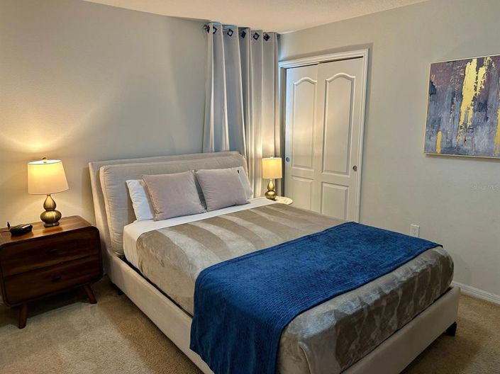 Image No.22-8 Bed Property for sale