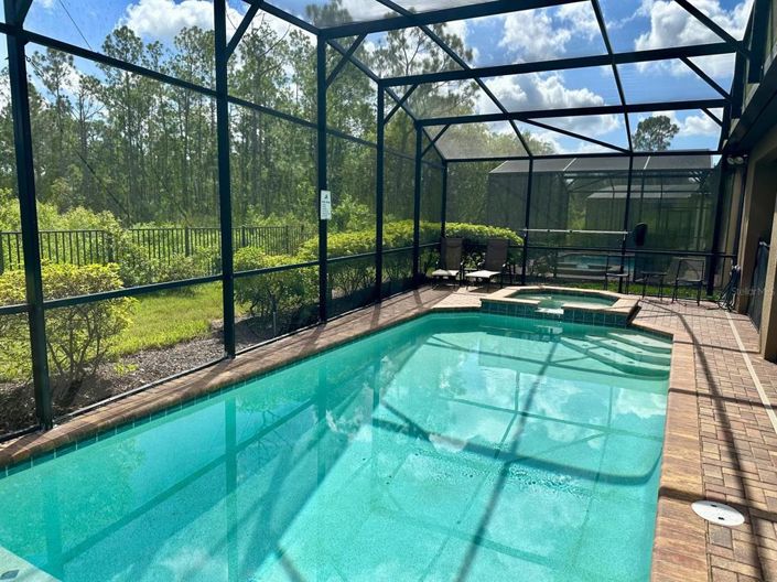 Image No.27-8 Bed Property for sale