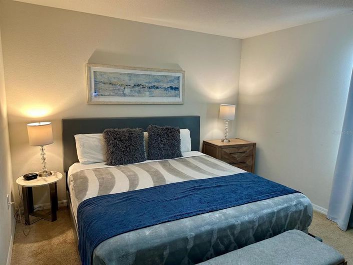 Image No.8-8 Bed Property for sale