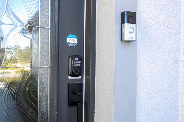 Image No.12-6 Bed Property for sale