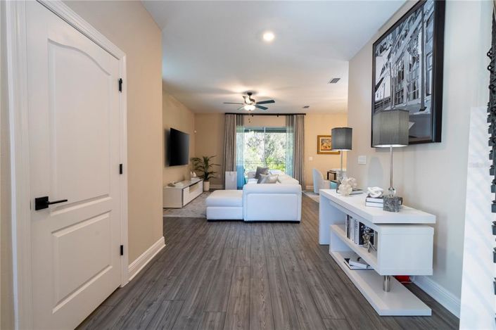 Image No.15-6 Bed Property for sale