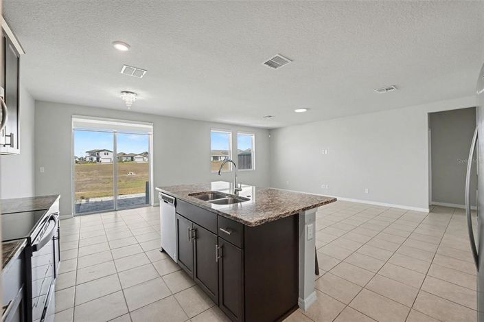 Image No.12-3 Bed Property for sale