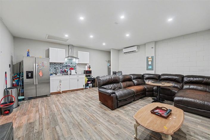 Image No.5-3 Bed Property for sale