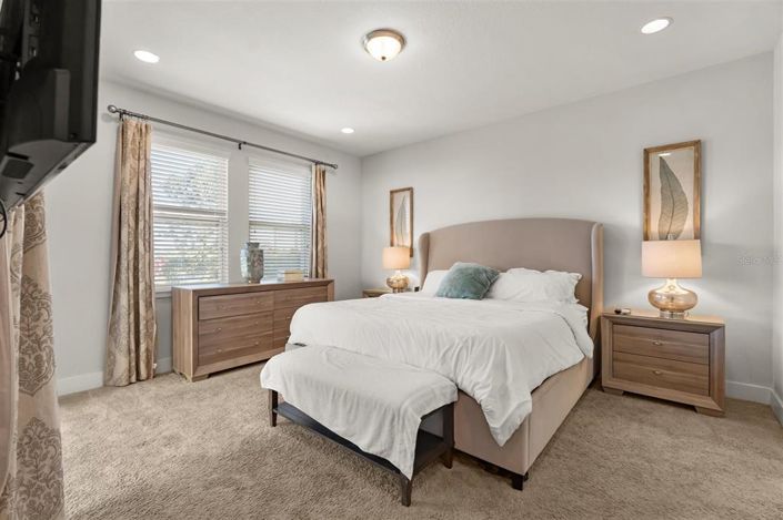 Image No.16-6 Bed Property for sale