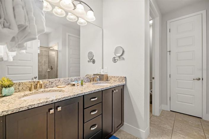 Image No.18-6 Bed Property for sale