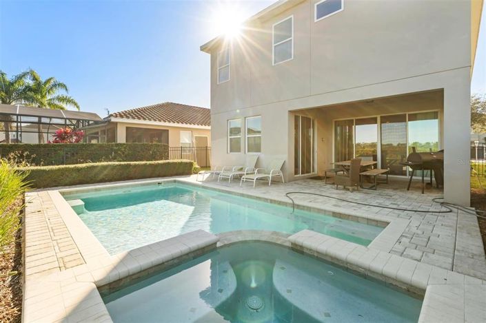 Image No.40-6 Bed Property for sale