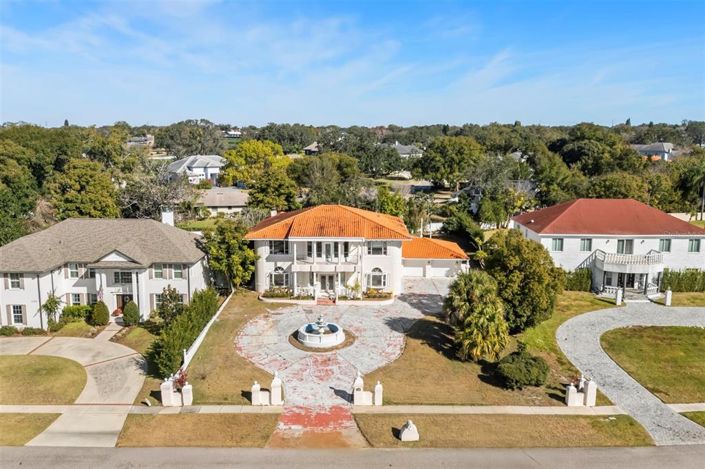 Image No.2-4 Bed Property for sale