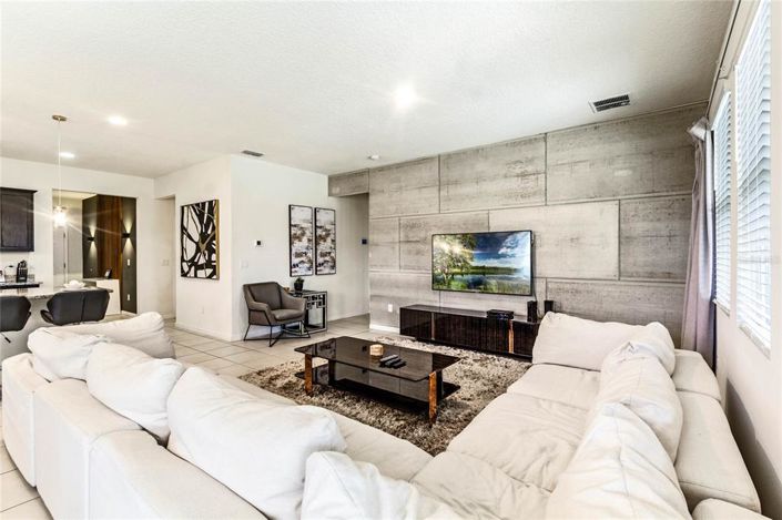 Image No.13-6 Bed Property for sale