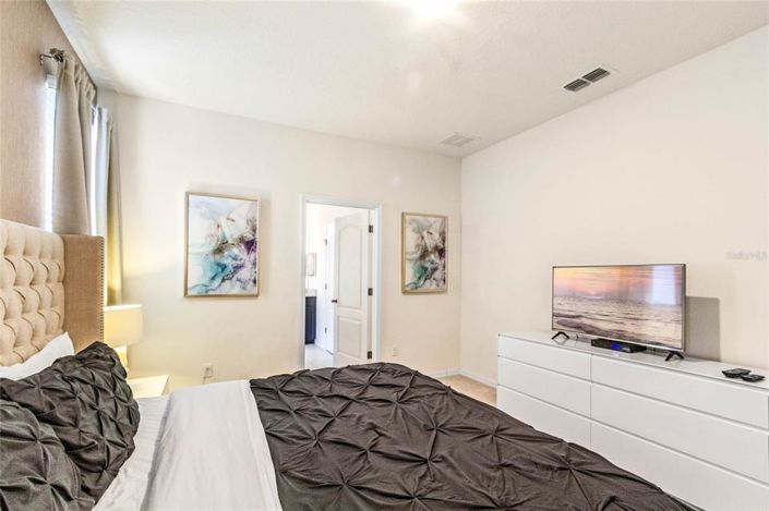 Image No.25-6 Bed Property for sale