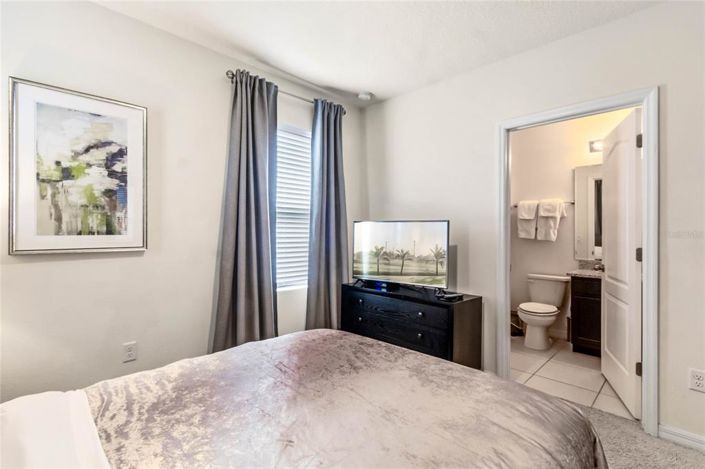 Image No.35-6 Bed Property for sale