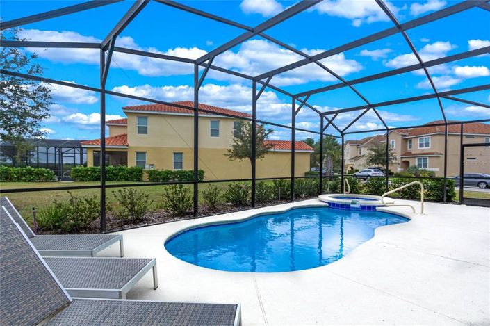 Image No.52-6 Bed Property for sale