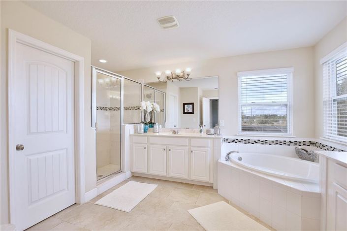 Image No.24-6 Bed Property for sale