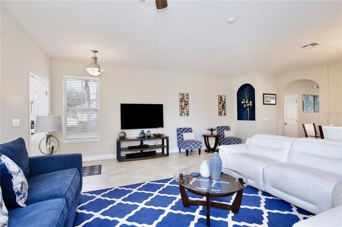 Image No.5-6 Bed Property for sale