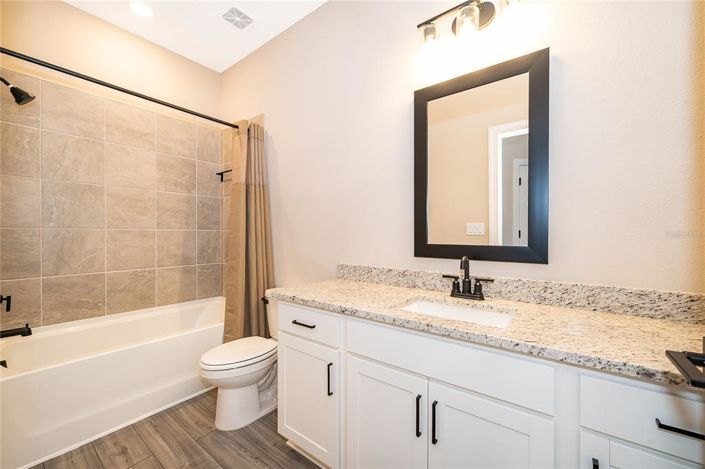 Image No.6-3 Bed Property for sale