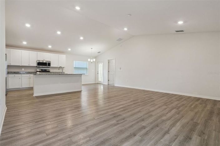 Image No.3-3 Bed Property for sale