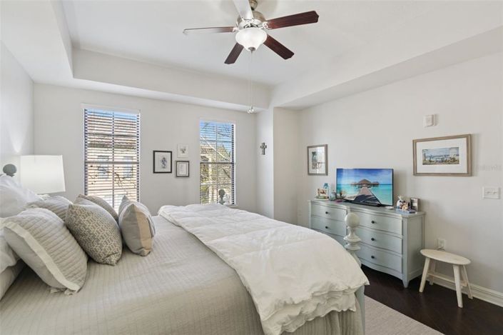 Image No.25-2 Bed Property for sale