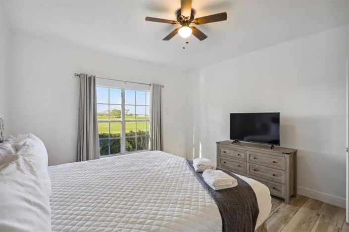 Image No.10-2 Bed Property for sale