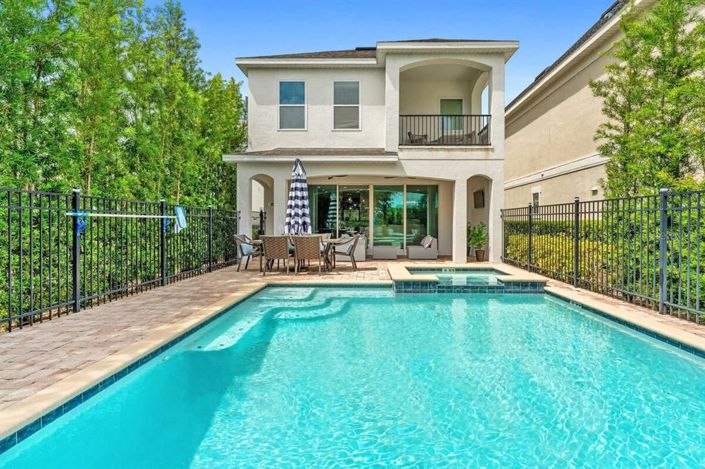 Image No.2-5 Bed Property for sale