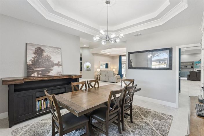 Image No.12-5 Bed Property for sale