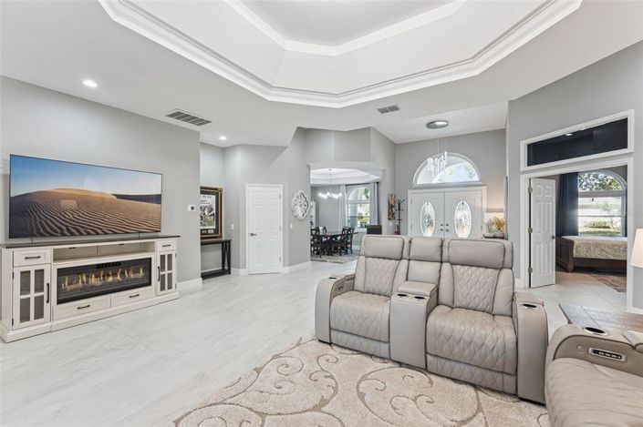 Image No.16-5 Bed Property for sale