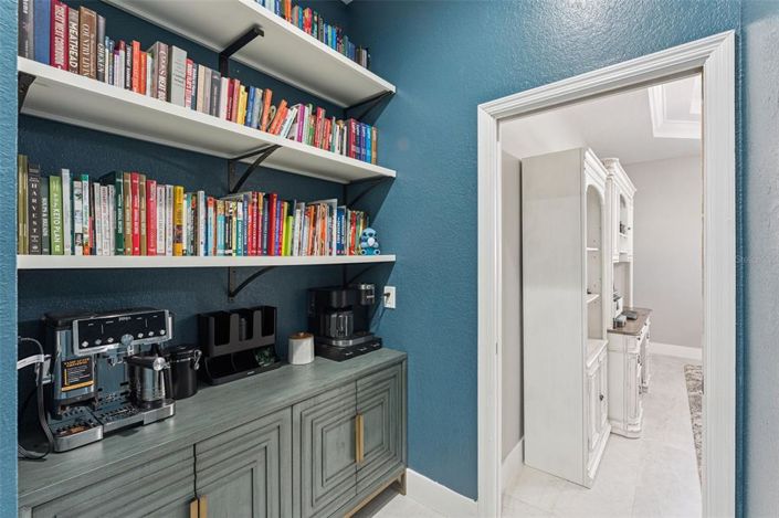 Image No.23-5 Bed Property for sale