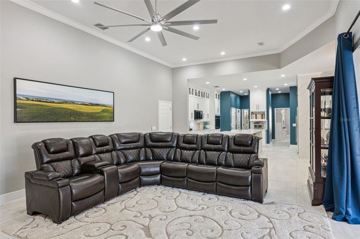 Image No.25-5 Bed Property for sale