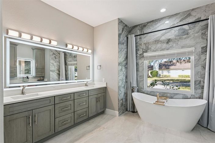 Image No.32-5 Bed Property for sale