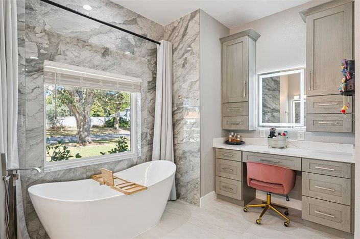 Image No.33-5 Bed Property for sale