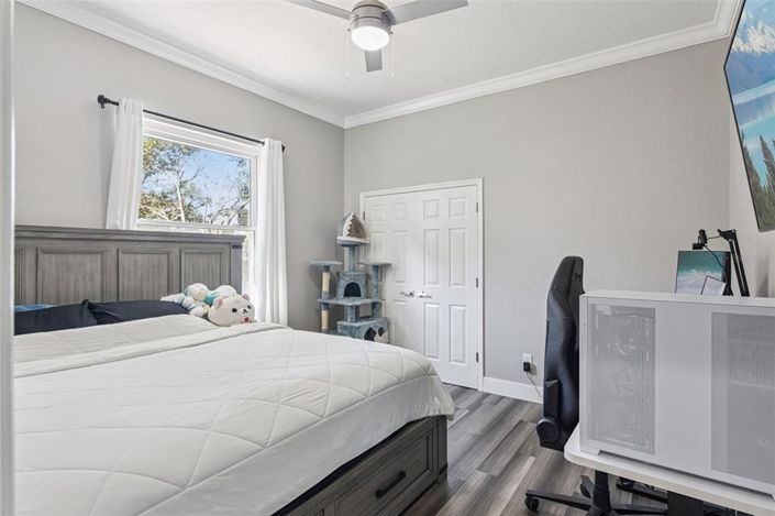 Image No.40-5 Bed Property for sale