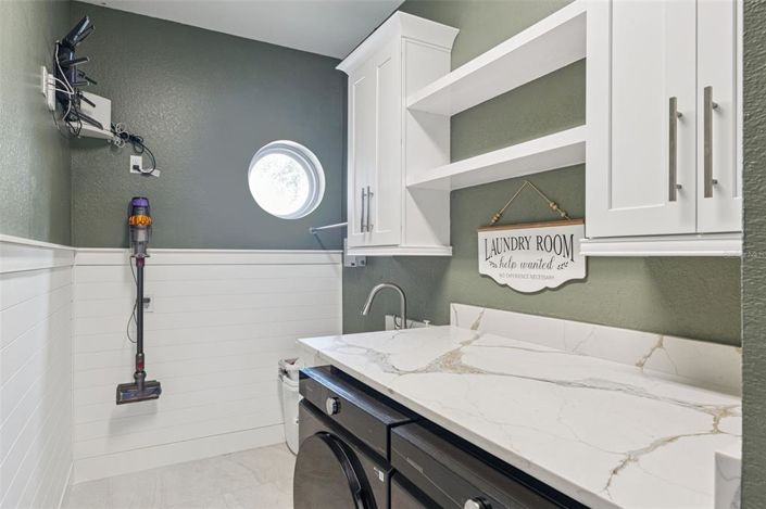 Image No.44-5 Bed Property for sale