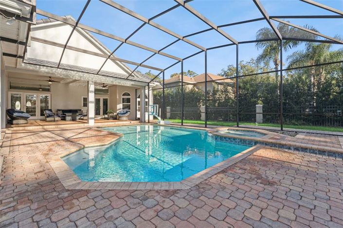 Image No.52-5 Bed Property for sale