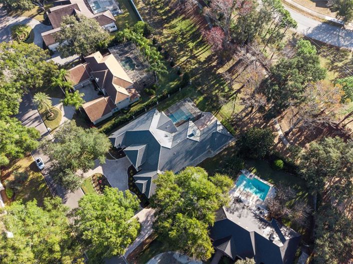 Image No.60-5 Bed Property for sale