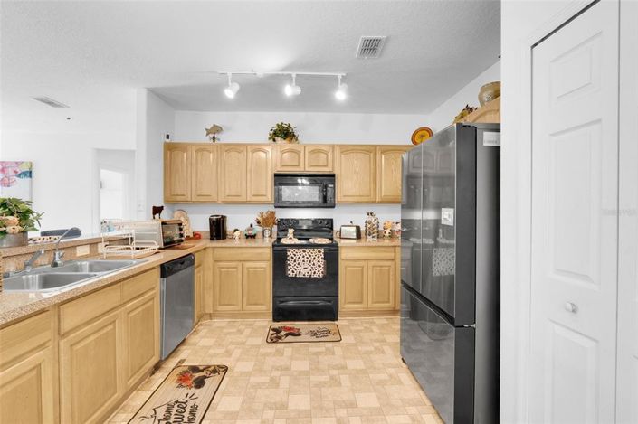 Image No.16-5 Bed Property for sale