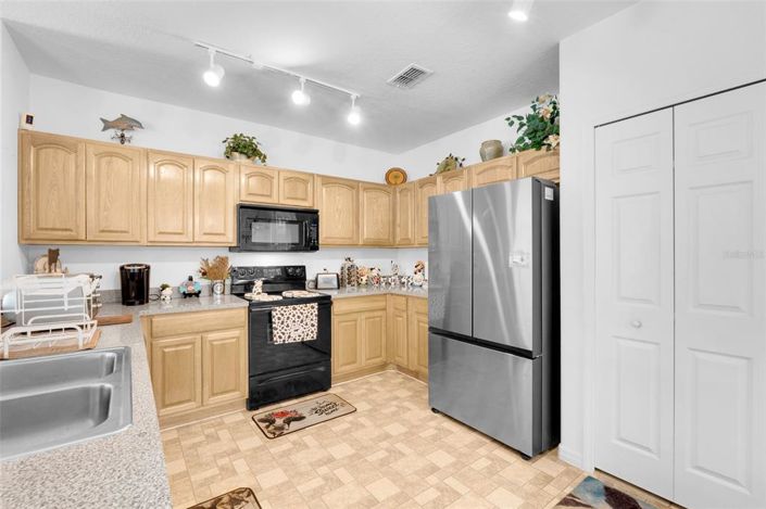 Image No.17-5 Bed Property for sale