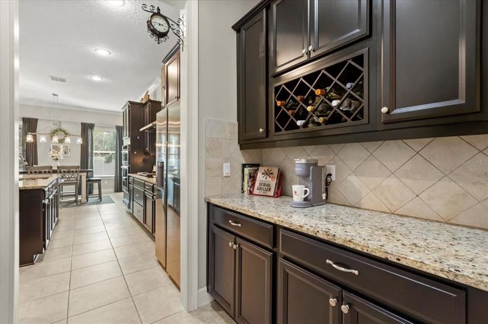 Image No.20-7 Bed Property for sale